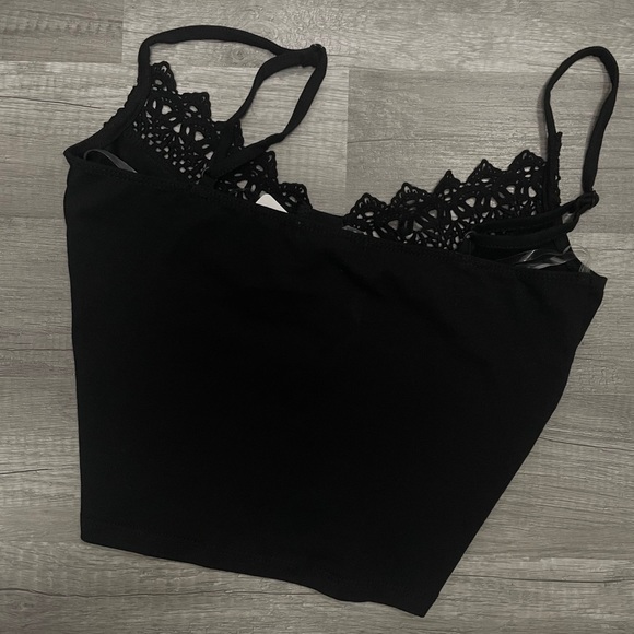 ✨NEW✨ Lace and Buttons Cami Black - Picture 3 of 3